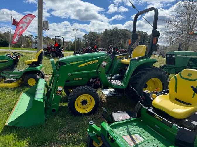 2017 John Deere 3038E Tractor - 4WD For Sale