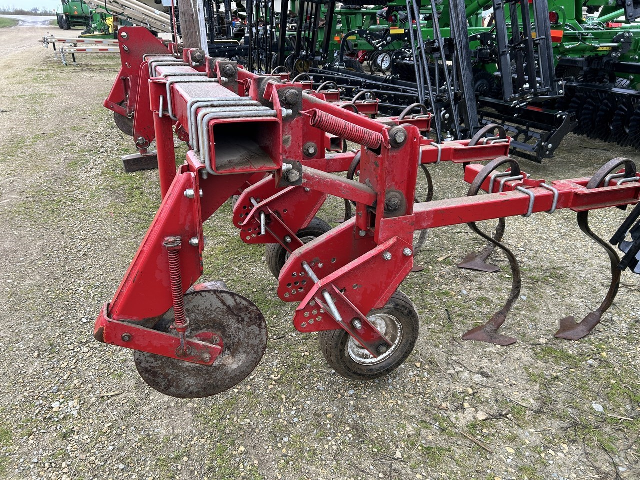 Miller Pro 6 Row Cultivator Thumbnail 3