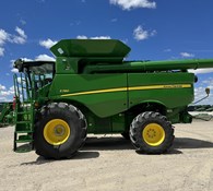 2022 John Deere S780 Thumbnail 9