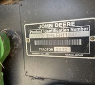 2014 John Deere 2032R Thumbnail 9