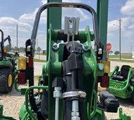 2022 John Deere 1025R Thumbnail 16