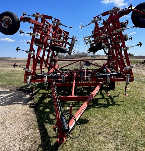 Case IH XL Field Cultivator For Sale