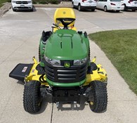 2019 John Deere X758 Thumbnail 2