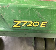 2020 John Deere Z720E Thumbnail 13