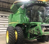 2016 John Deere S670 Thumbnail 2