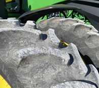 2022 John Deere 8R 410 Thumbnail 2