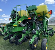 2015 John Deere 1775NT Thumbnail 4