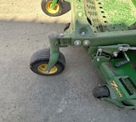 2022 John Deere Z930M Thumbnail 7