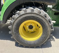 2021 John Deere 1025R Thumbnail 22