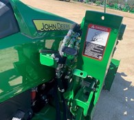 2017 John Deere 1025R Thumbnail 11