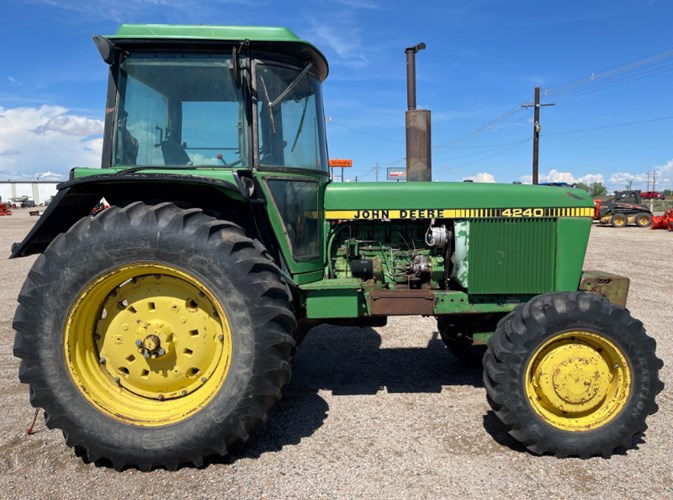 John Deere 4240 Tractor For Sale
