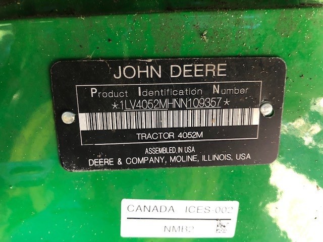 2022 John Deere 4052M Thumbnail 6