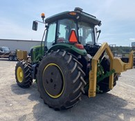 2021 John Deere 6105E Thumbnail 2