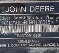 2017 John Deere 1025R Thumbnail 2