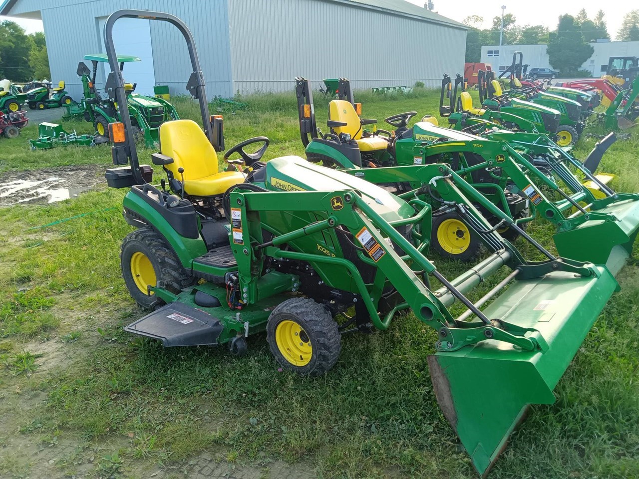 2016 John Deere 1025R Compact Utility Tractor A La VentaOneonta New York