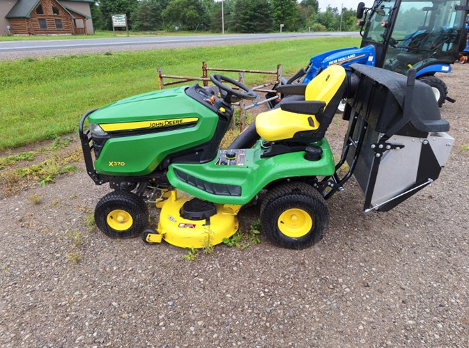 2021 John Deere X370 Riding Mower For Sale 2021 John Deere X370 Riding Mower For Sale