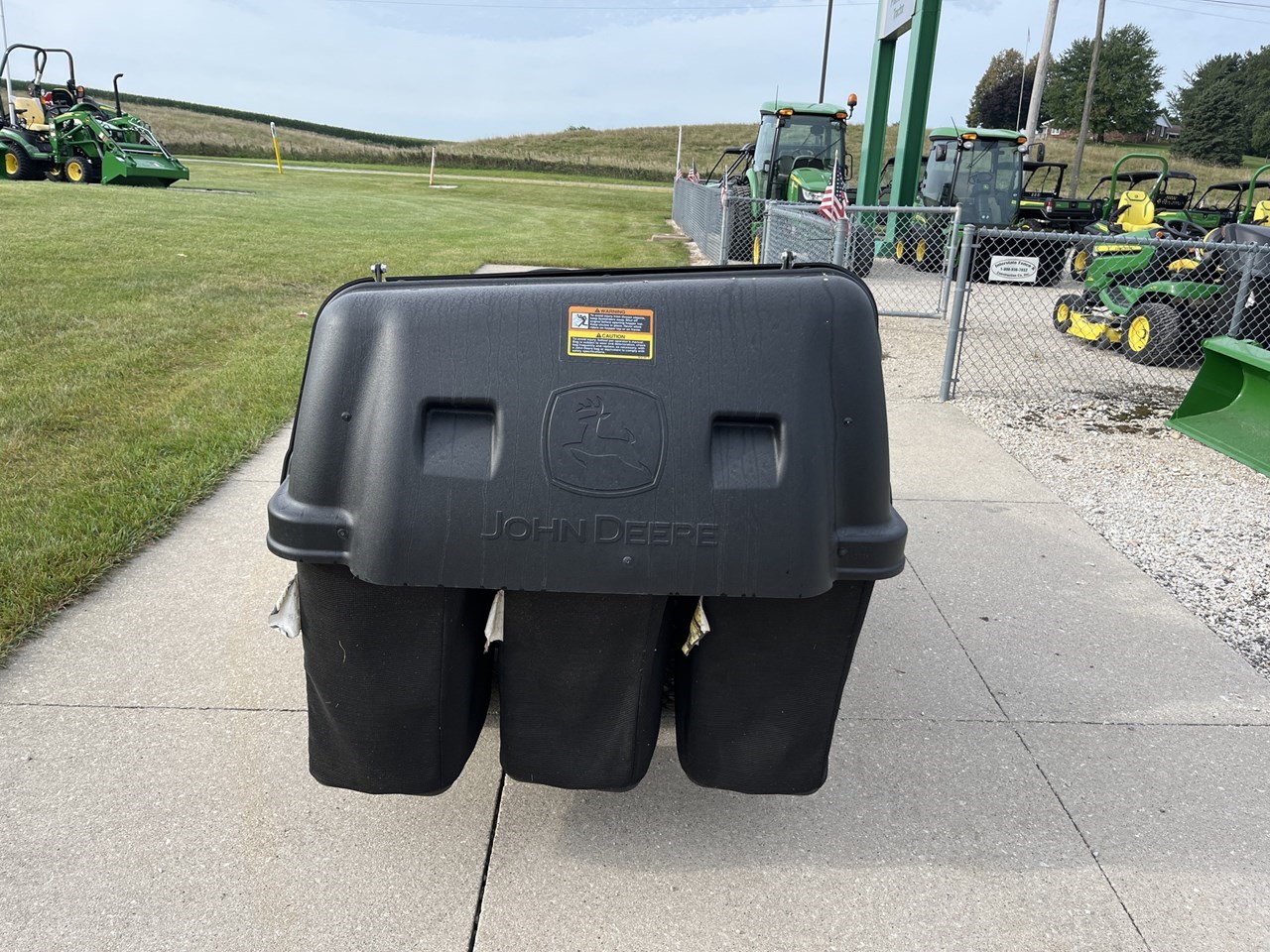 2016 John Deere X580 w/54A Deck & 3-Bag Bagger Riding Mower For Sale in ...