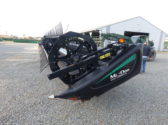 2017 MacDon FD75 Cosechadora con Draper flexible A La Venta 2017 MacDon FD75 Cosechadora con Draper flexible A La Venta
