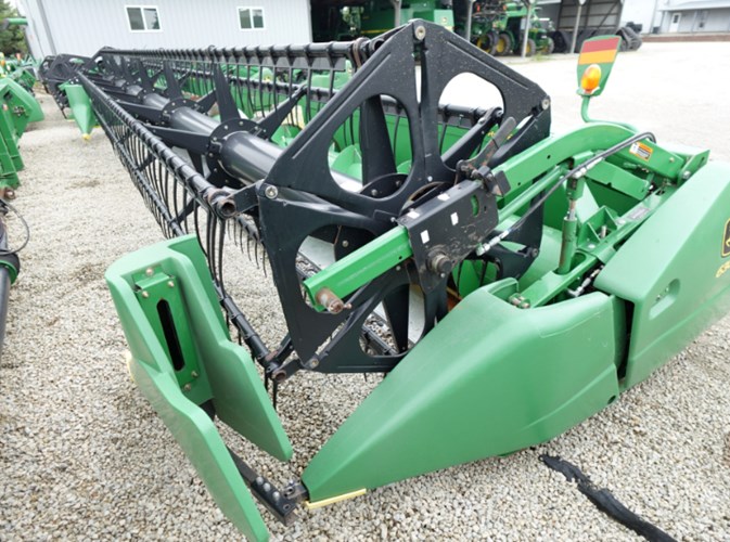 2010 John Deere 630F Cabezales plegables A La Venta 2010 John Deere 630F Cabezales plegables A La Venta