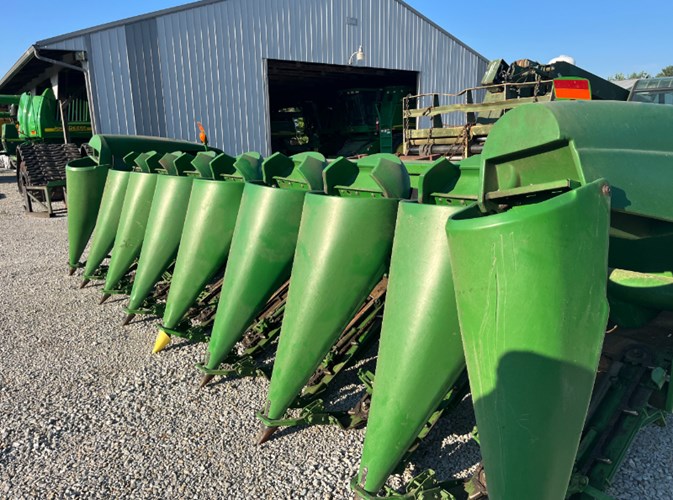 2007 John Deere 893 Cabezales para maíz A La Venta 2007 John Deere 893 Cabezales para maíz A La Venta