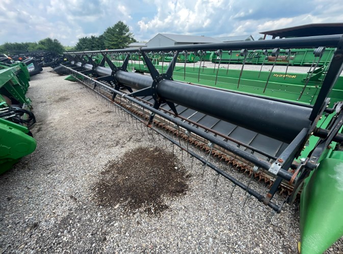 2011 John Deere 630D Cabezales: transportador A La Venta 2011 John Deere 630D Cabezales: transportador A La Venta