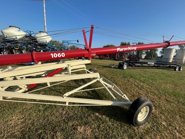 2022 Farm King 1060 Auger-Portable For Sale 2022 Farm King 1060 Auger-Portable For Sale