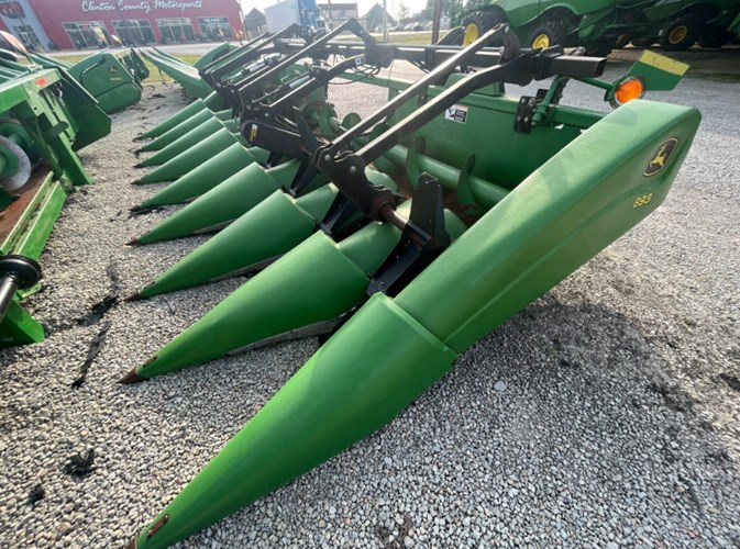 2002 John Deere 893 Cabezales para maíz A La Venta 2002 John Deere 893 Cabezales para maíz A La Venta