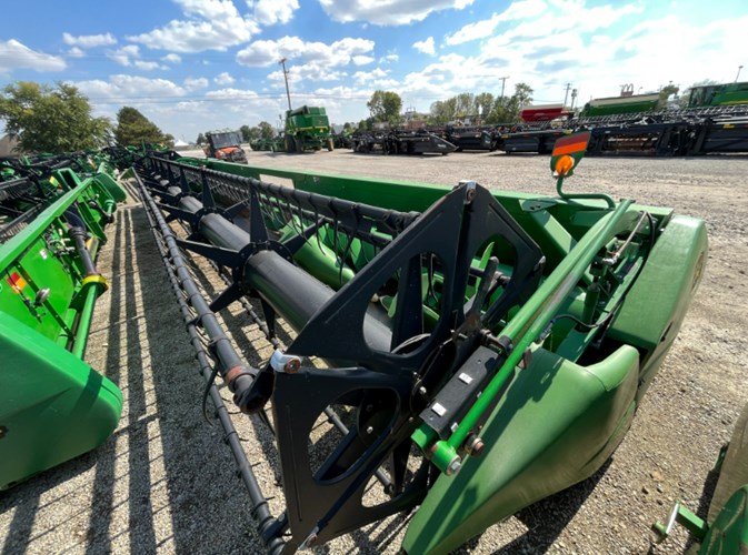 2010 John Deere 635F Cabezales plegables A La Venta 2010 John Deere 635F Cabezales plegables A La Venta