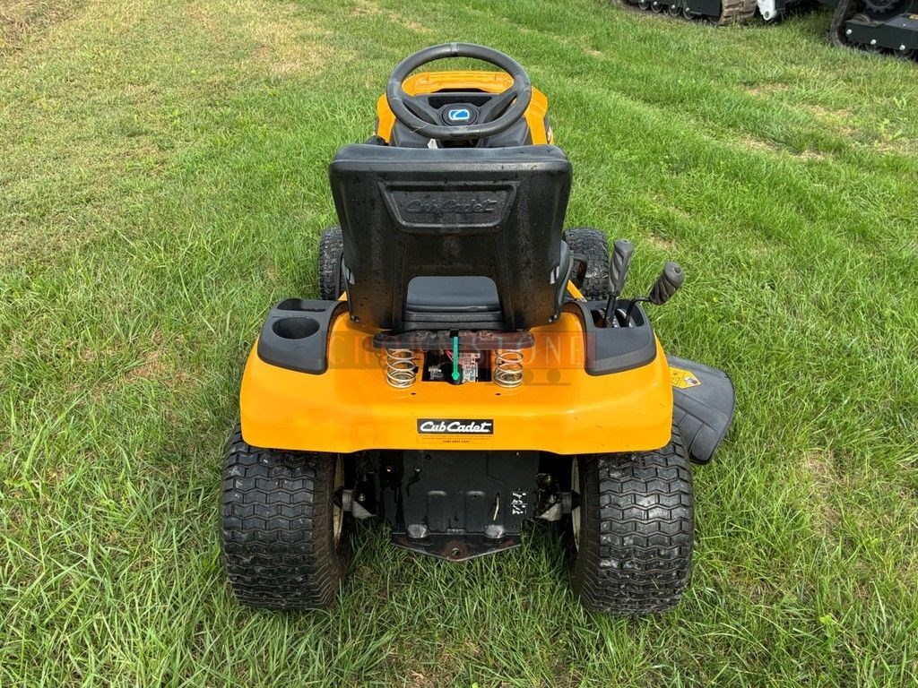 2017 Cub Cadet XT1 LT42 Enduro Series-13AVA1CS056 Compact Utility
