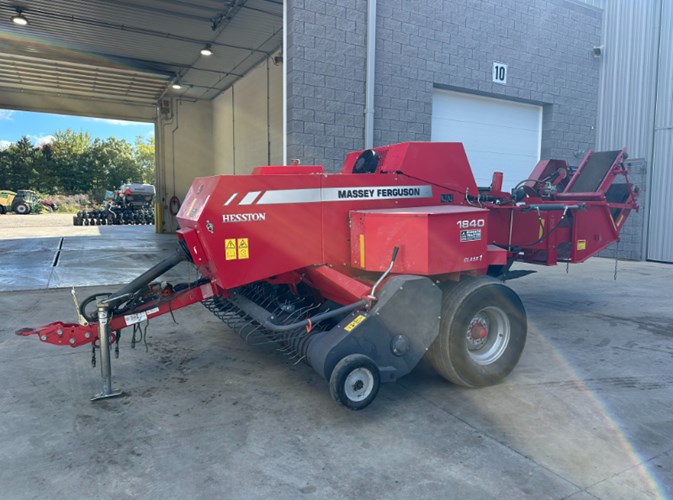 Massey Ferguson 1840 Baler-Square For Sale Massey Ferguson 1840 Baler-Square For Sale