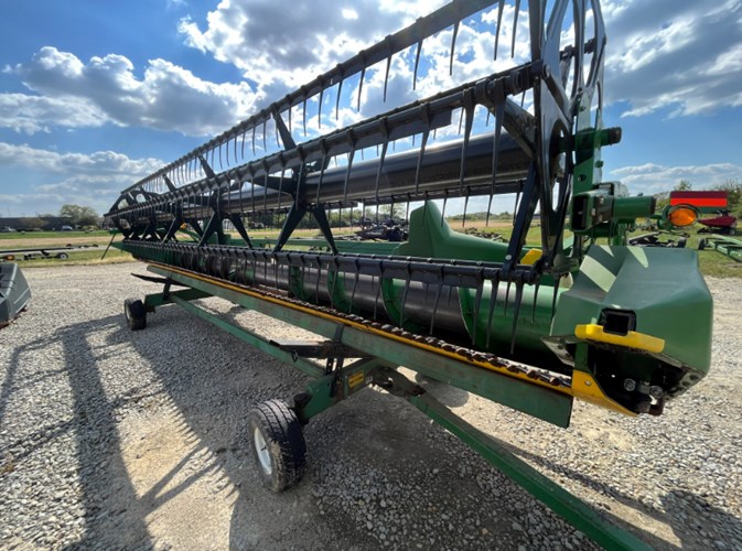 2003 John Deere 925F Cabezales plegables A La Venta 2003 John Deere 925F Cabezales plegables A La Venta