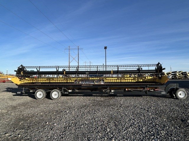 2021 New Holland 840CD Header For Sale 2021 New Holland 840CD Header For Sale