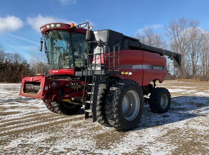 2005 Case IH 8010 Combine For Sale 2005 Case IH 8010 Combine For Sale