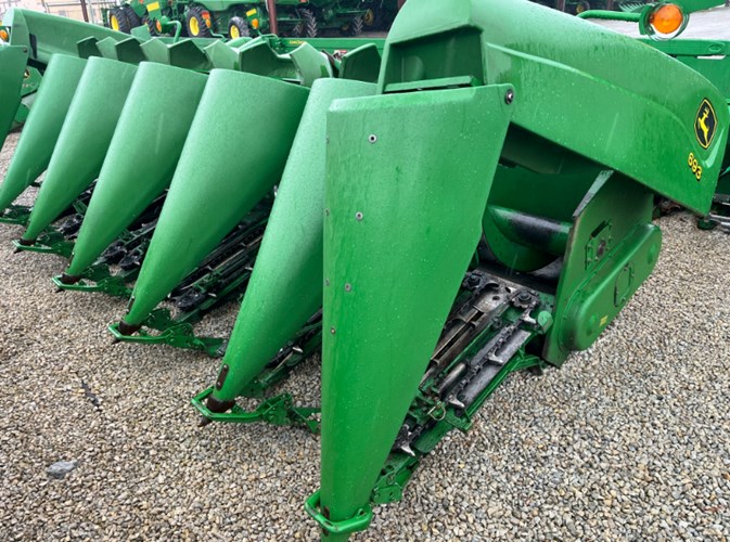 2004 John Deere 693 Cabezales para maíz A La Venta 2004 John Deere 693 Cabezales para maíz A La Venta