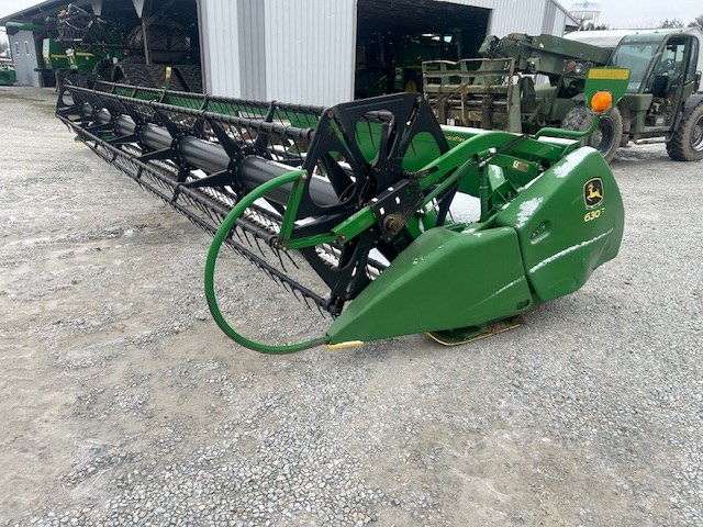 2014 John Deere 630F Cabezales plegables A La Venta 2014 John Deere 630F Cabezales plegables A La Venta