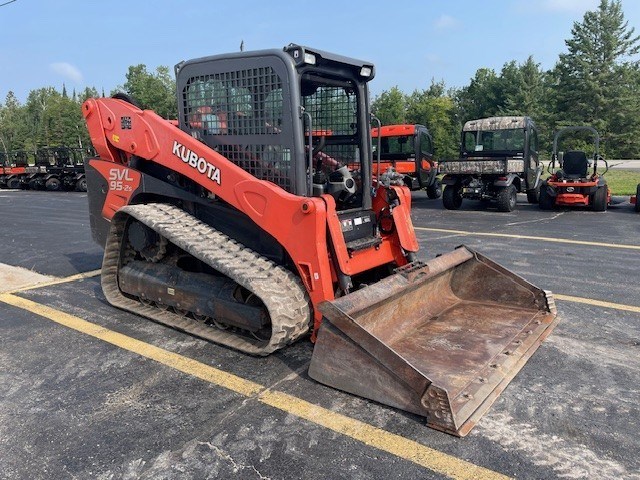 2016 Kubota SVL95-2SHFC Compact Track Loader 2016 Kubota SVL95-2SHFC Compact Track Loader