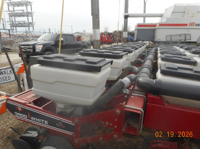 White 6900 Planter For Sale White 6900 Planter For Sale