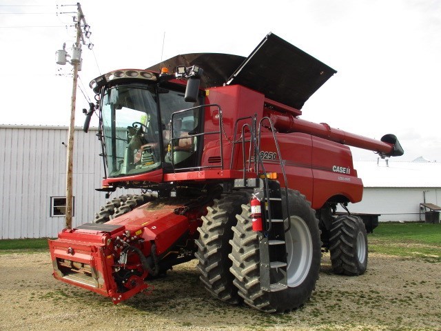 2024 Case IH 8250 Combine For Sale 2024 Case IH 8250 Combine For Sale
