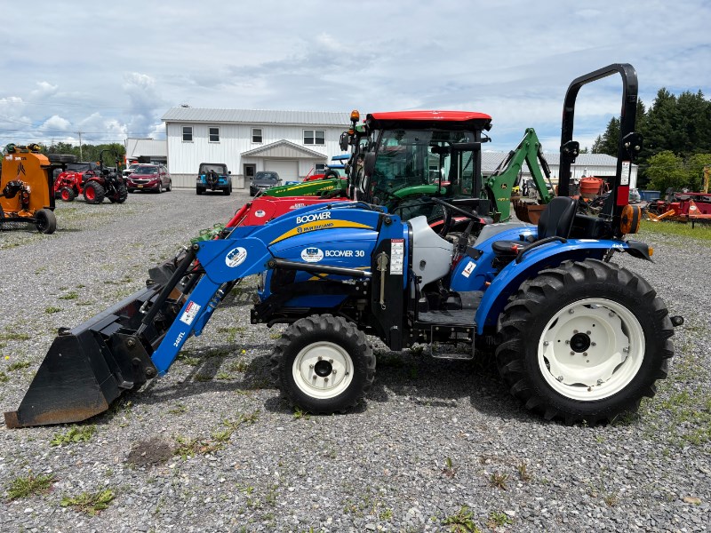 Tractor For Sale: New Holland BOOMER30