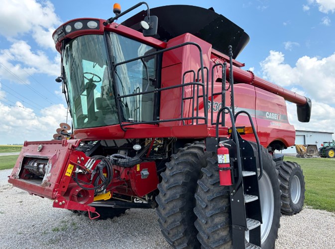 2012 Case IH 6130 Combine For Sale 2012 Case IH 6130 Combine For Sale