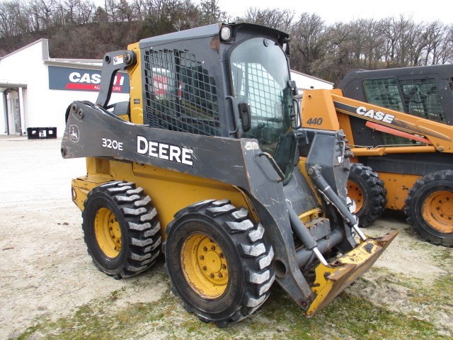 2014 John Deere 320E Skid Steer For Sale