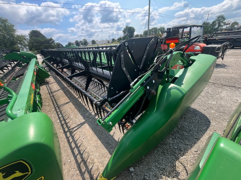 2020 John Deere 745FD Cosechadora con Draper flexible A La Venta