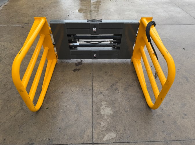 Mast Bale Clamp Bale Squeeze Attachment For Sale Mast Bale Clamp Bale Squeeze Attachment For Sale