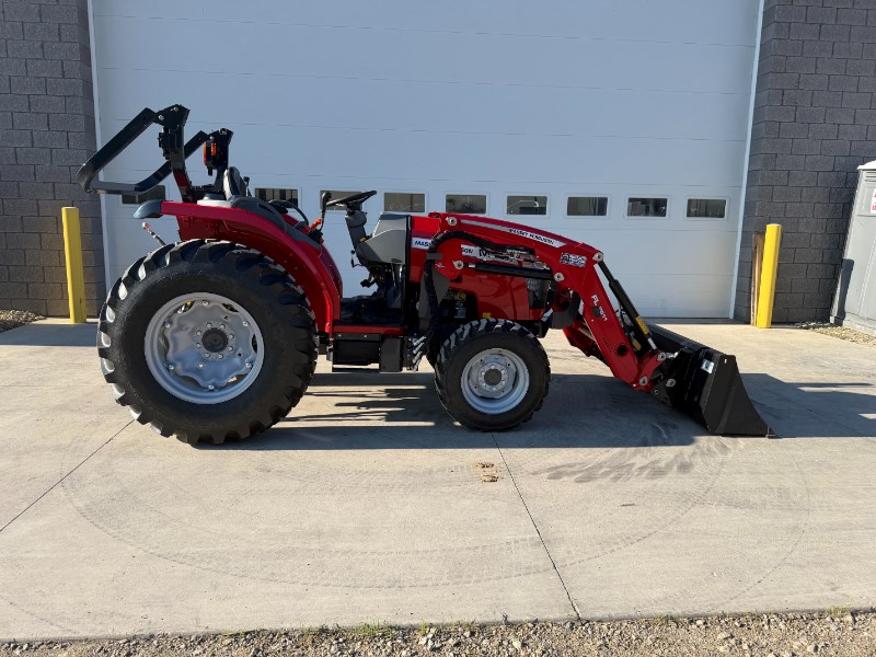 Tractor For Sale 2022 Massey Ferguson 1835M , 35 HP