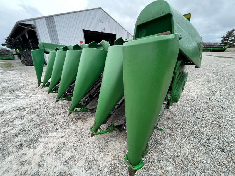 2005 John Deere 693 Cabezales para maíz A La Venta